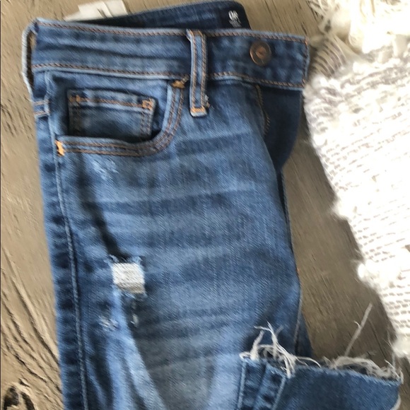 Hollister Hi Rise Jeans - Picture 2 of 8